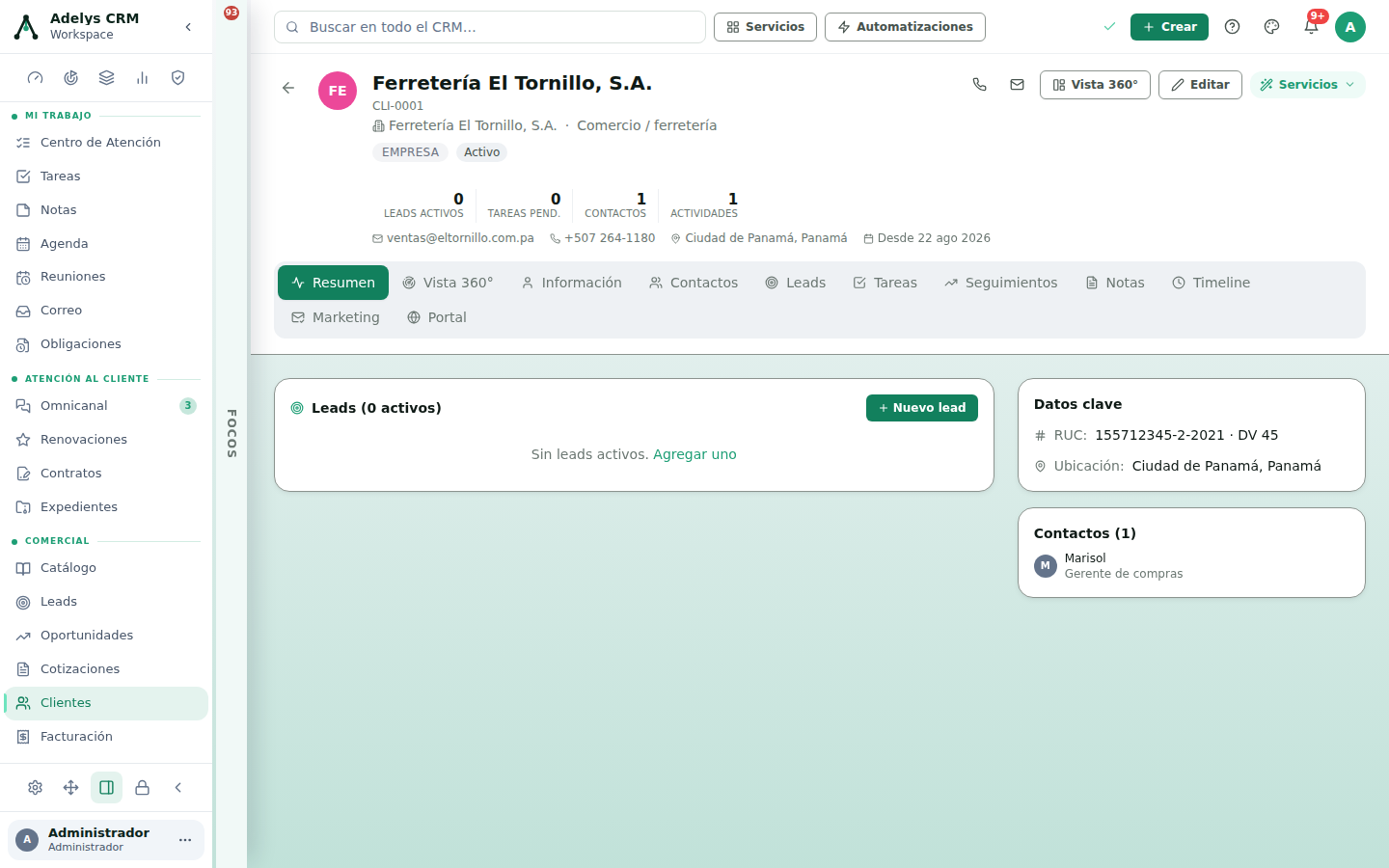 Ficha del cliente Ferretería El Tornillo S.A. con código CLI-0001, contadores de leads activos, tareas pendientes, contactos y actividades, pestañas Resumen a Portal, y los recuadros Datos clave con RUC 155712345-2-2021 DV 45 y Contactos con Marisol, gerente de compras