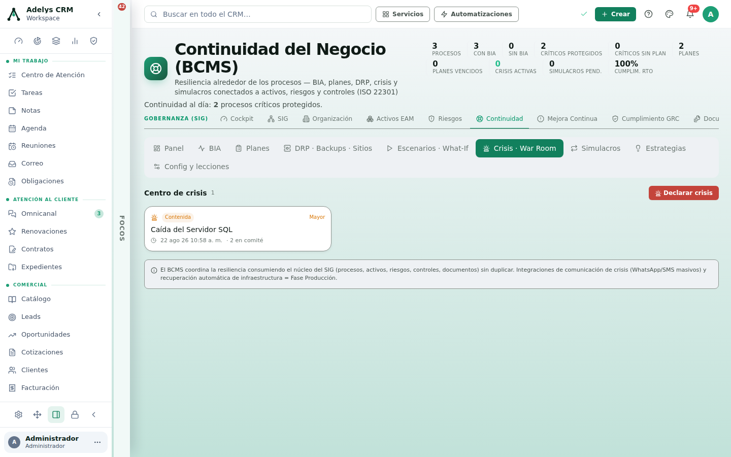 Pestaña Crisis · War Room con el botón Declarar crisis y una tarjeta de crisis: Caída del Servidor SQL, estado Contenida, severidad Mayor, iniciada el 22 ago 26 a las 10:58 a. m., con 2 personas en comité