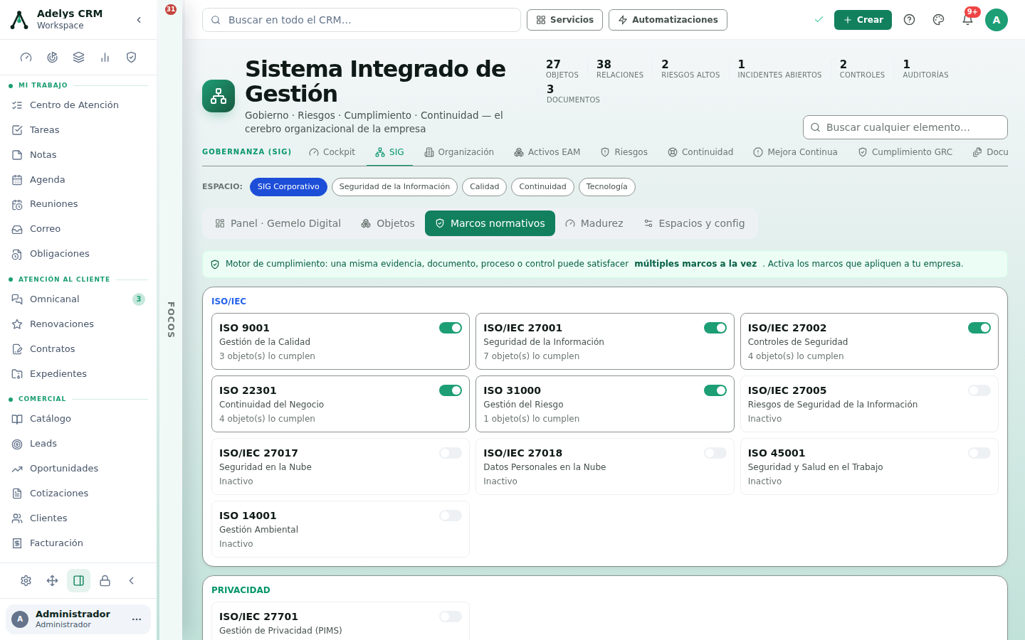 Pestaña Marcos normativos: tarjetas con interruptor por norma; ISO 9001, 27001, 27002, 22301 y 31000 activadas con el conteo de objetos que las cumplen, y 27005, 27017, 27018, 45001, 14001 y 27701 inactivas