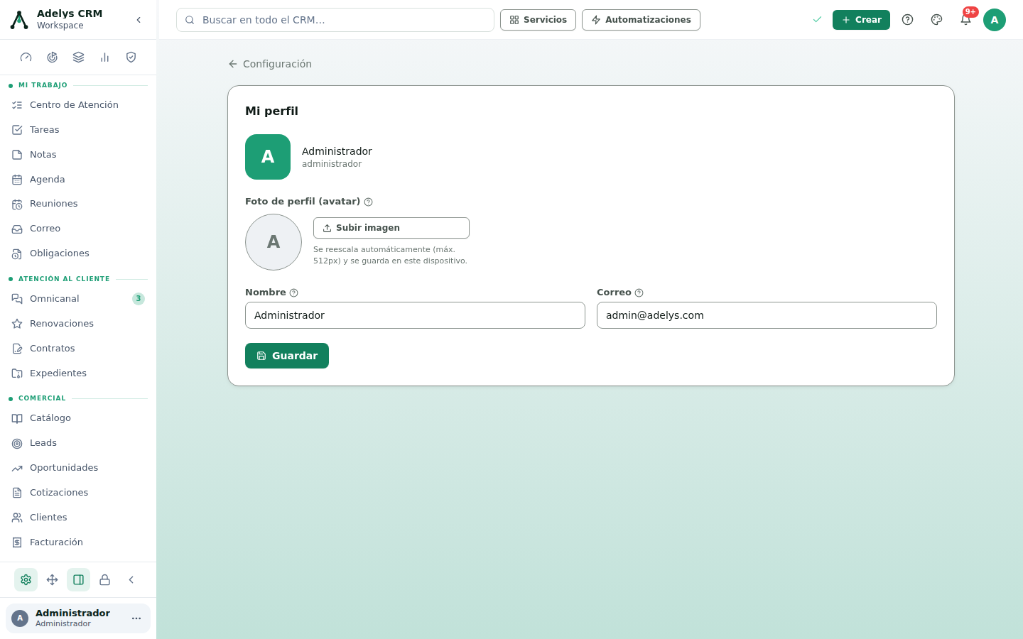 Sección Mi perfil dentro de Configuración: avatar con la inicial, botón Subir imagen con la nota de que se reescala a un máximo de 512 px, campos Nombre y Correo, y el botón Guardar.